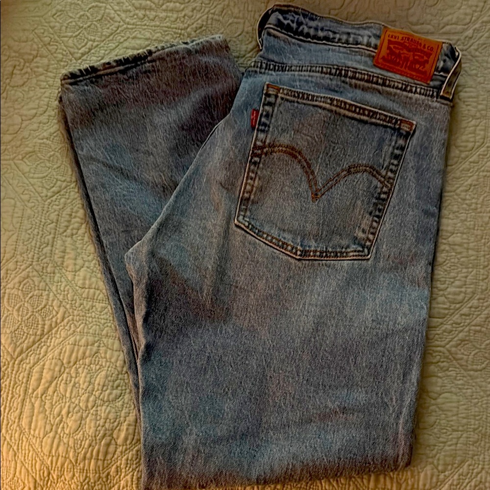 Levi's Blue Straight Jeans with Classic Design